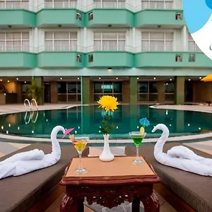 https://sky-star-hotel.yangonhotels.org